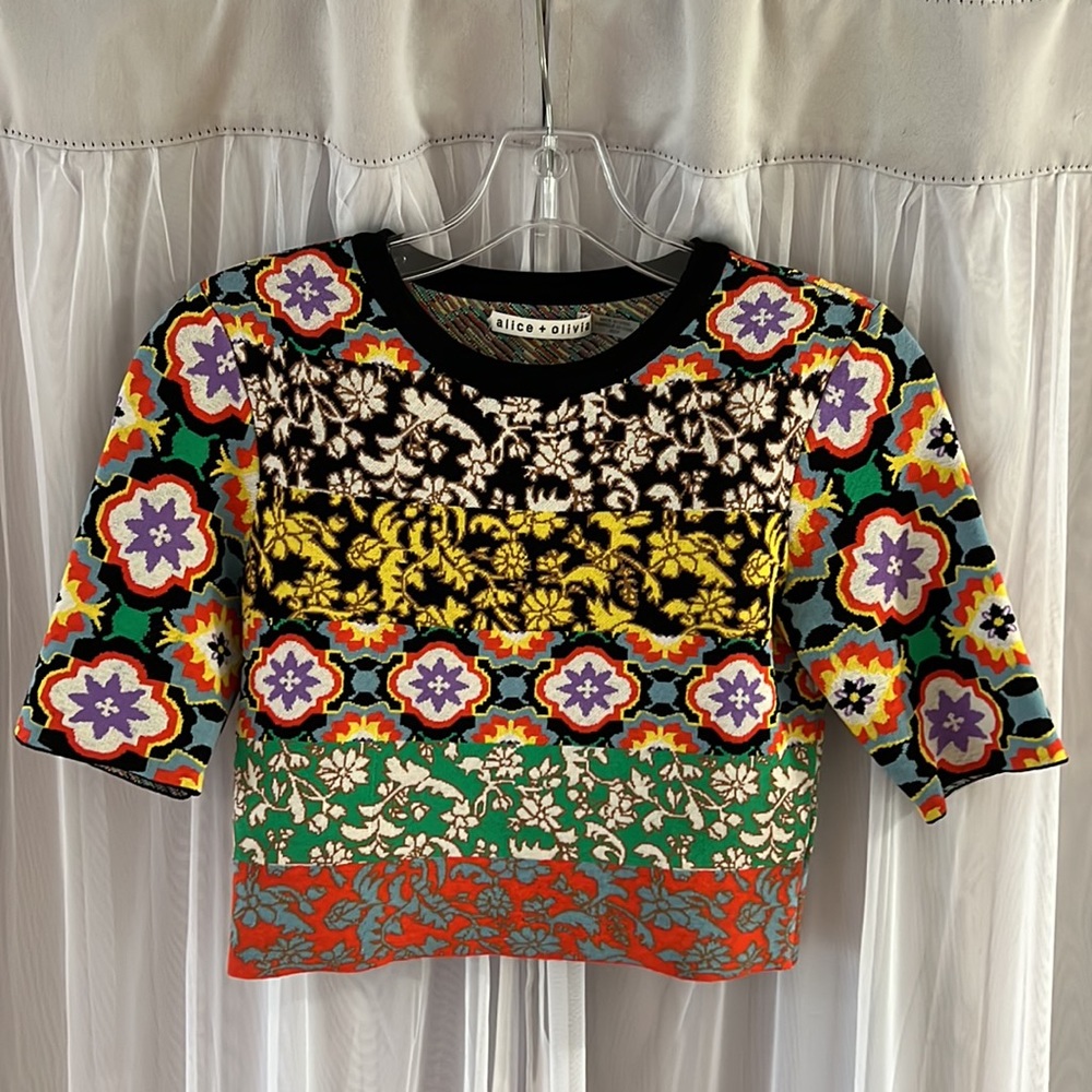 New Alice + Olivia Knitted Crop Top